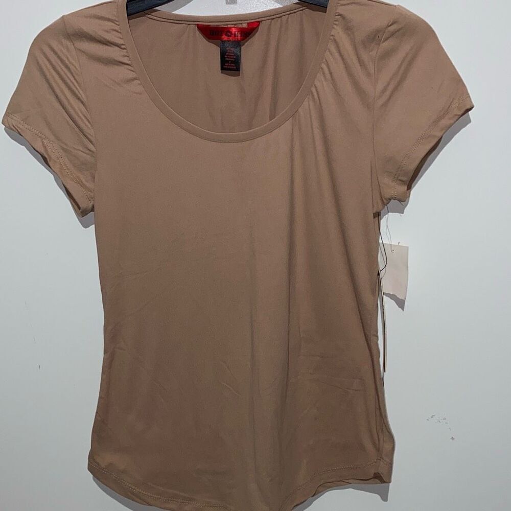 Hot Kiss Women's Mocha Scoop Neck Short Cap Sleeve T-Shirt Size Medium NWT